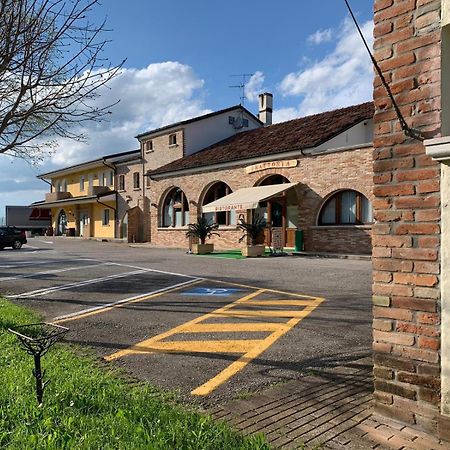 Hotel Locanda Dolce Vita 皮亚韦河畔的圣多纳 外观 照片